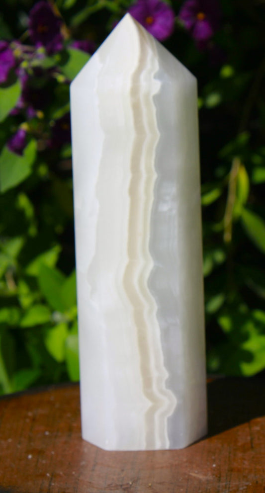 Agate known for fostering love and has a deep connection to the root chakra