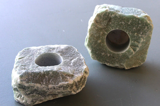 Green Aventurine promotes self-confidence and emotional healing; protector of the heart chakra