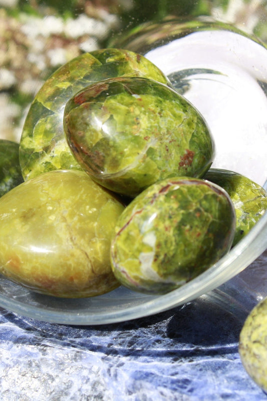 Green Opal said to help ease emotional wounds and restore emotional strength.