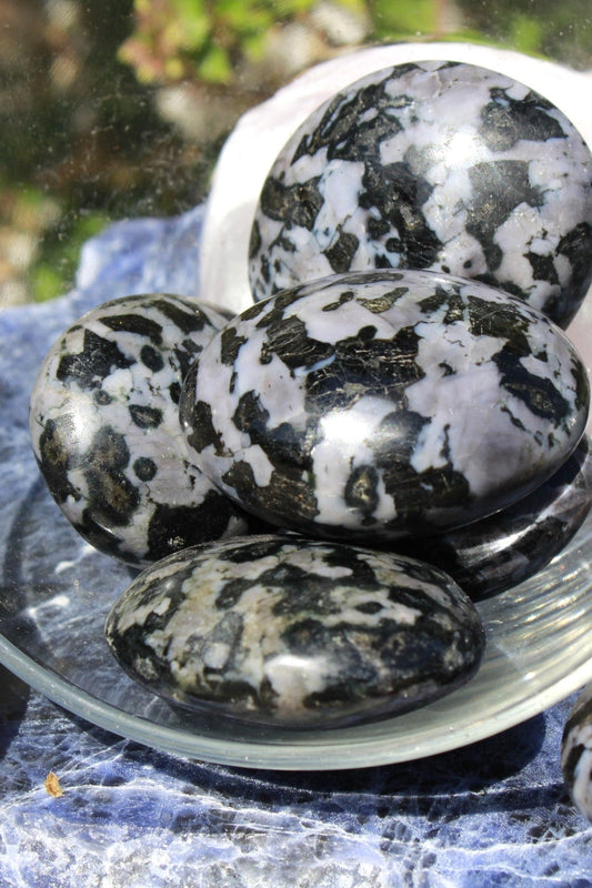 Indigo Gabbro said to help in deep emotional traumas