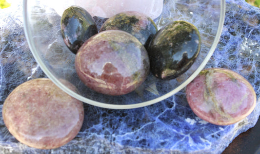 palm stone - Rhodonite - large